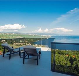 3 bedroom villa with infinity pool in Opatija, sleeps 6